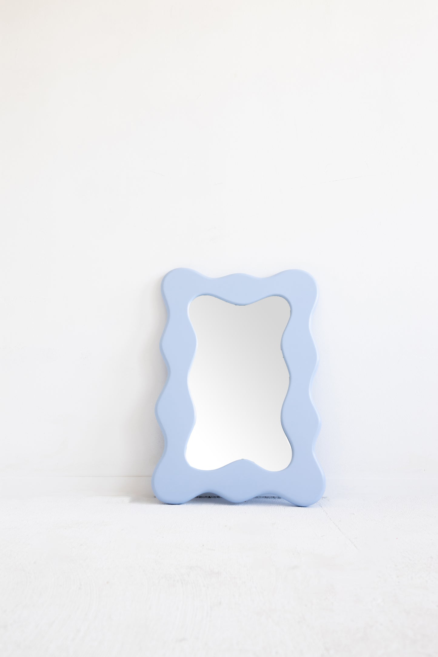 CELEBRATE LIFE WAVY MIRROR - Midi