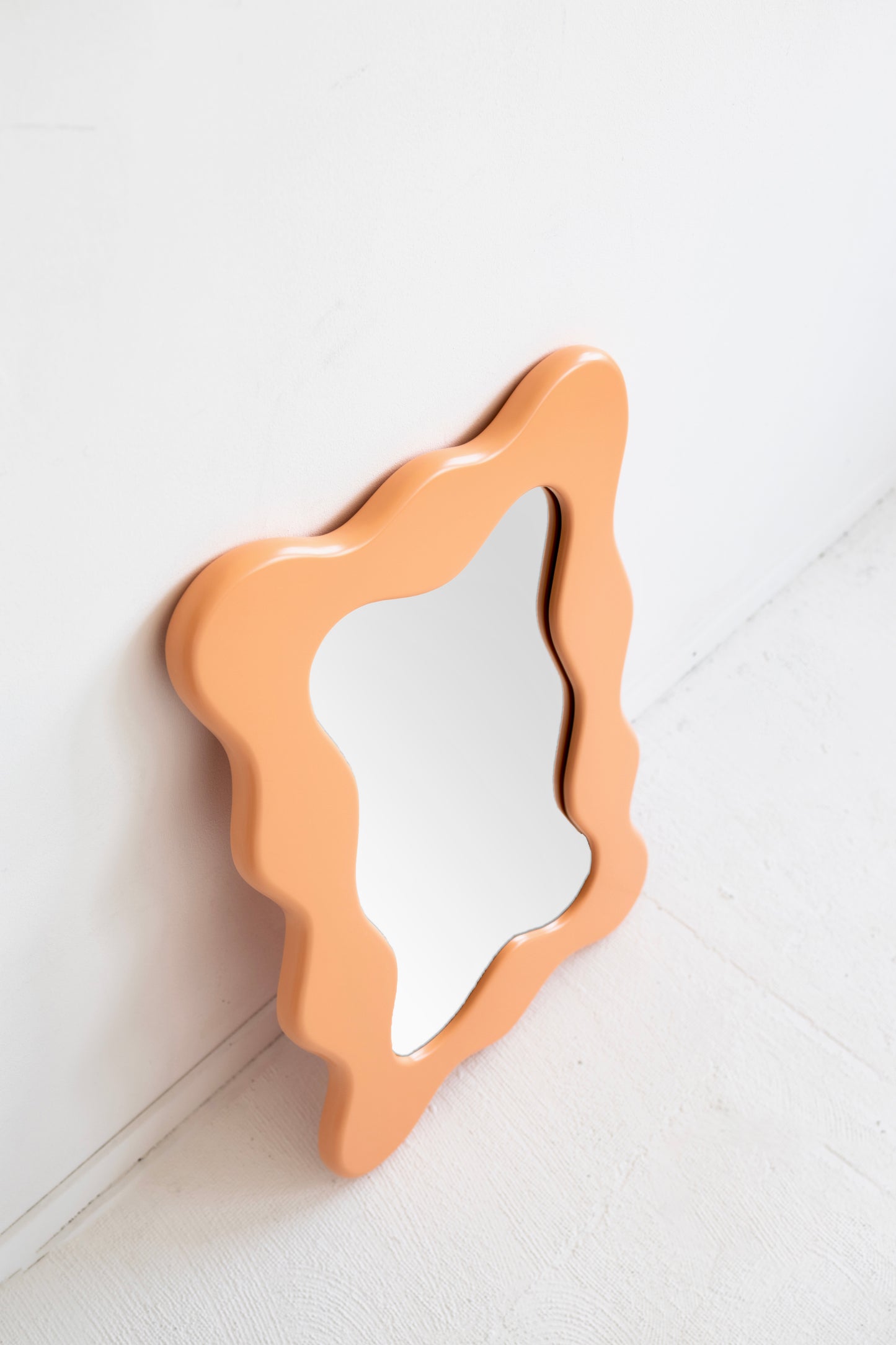 CELEBRATE LIFE WAVY MIRROR - Midi