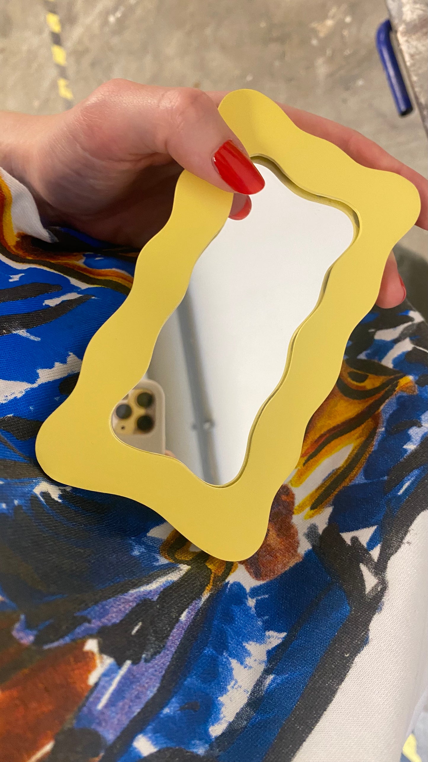 CELEBRATE LIFE WAVY MIRROR - Nano