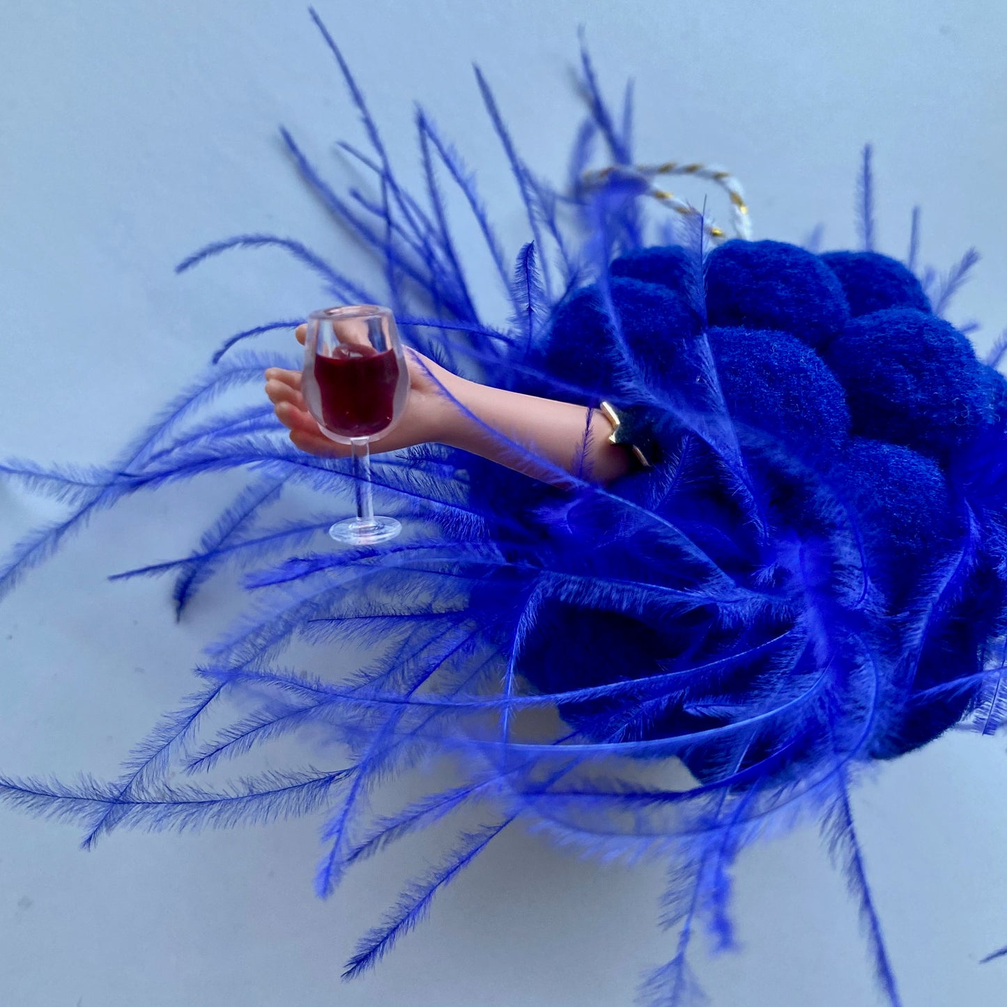 Christmas ball Diva with feathers & Red Wine - Blue
